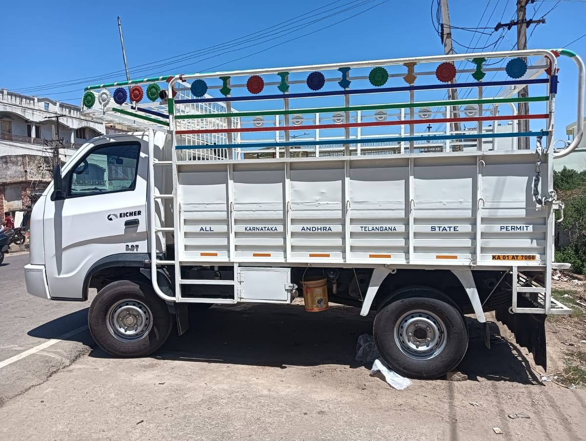 Al-Qaswa Transports cargo vehicle, capacity up to 3 tons